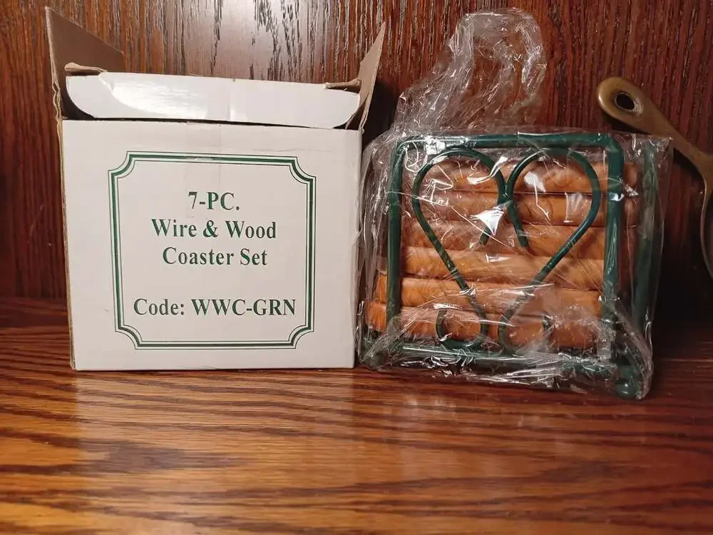 VTG Green Heart Shaped Wire Rack Wood Coaster Set New In Box 7 Piece